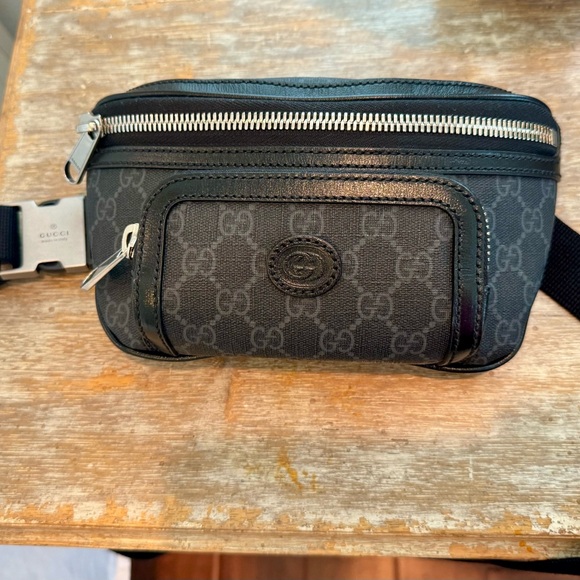 GUCCI GG Supreme Belt Bag - Pristine - Picture 2 of 9